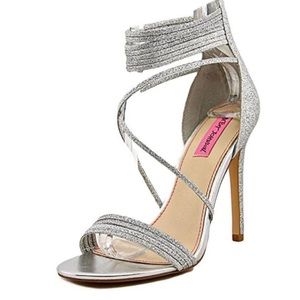 Betsey Johnson Kora